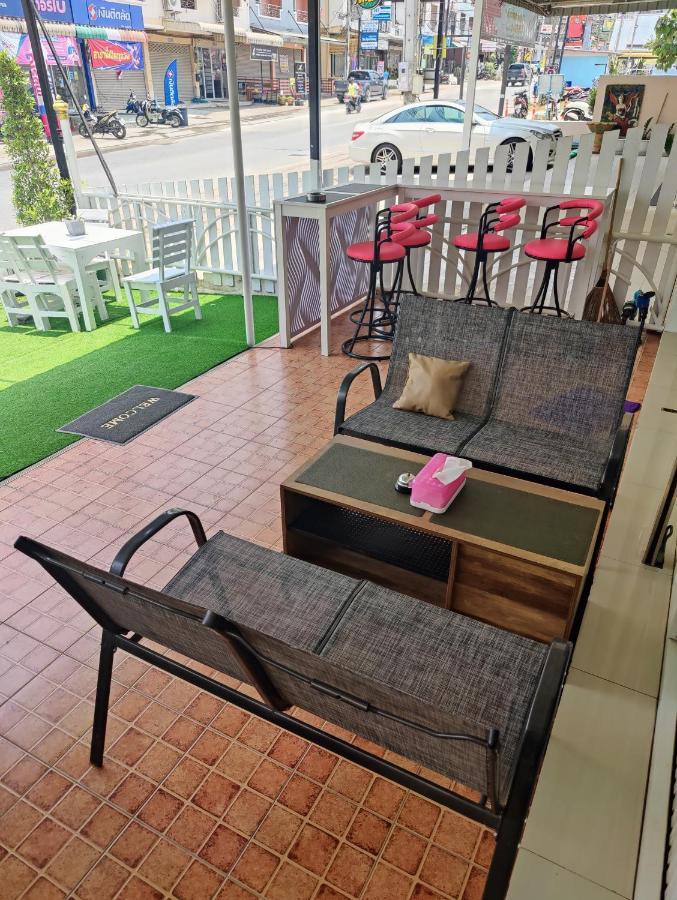 Cafe Nana Hotel Nong Prue Esterno foto