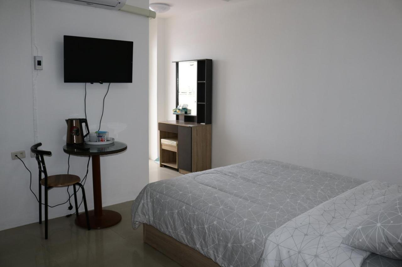 Cafe Nana Hotel Nong Prue Esterno foto
